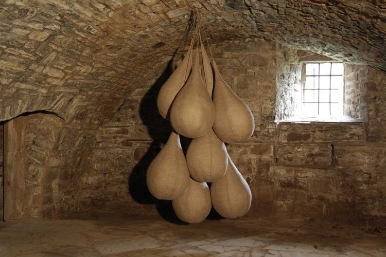 Bündel 2021Jutestoff, Füllwatte, ca. 130 x 130 x 260 cm